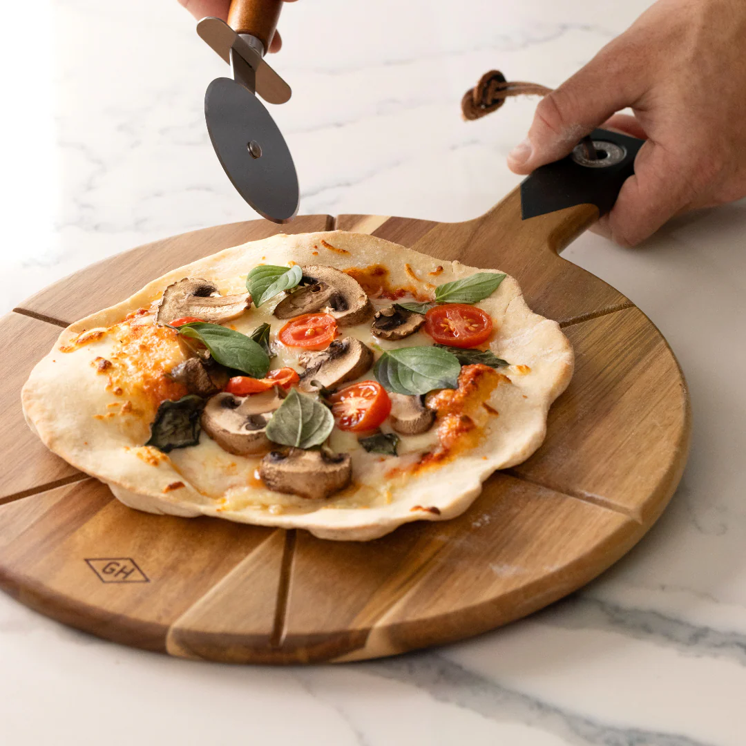 Tábua para Pizza com Cortador | Gentlemen’s Hardware - Image 3